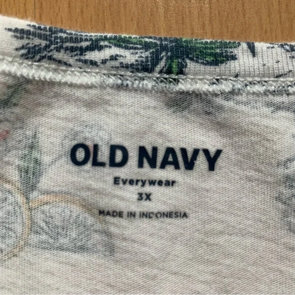 OLD NAVY Womens Size 3X Short Sleeve Top Blouse Shirt Beach Sailing Boat Print - Picture 3 of 10